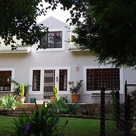 The Gate Guesthouse Clarens Esterno foto