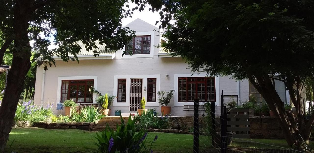 The Gate Guesthouse Clarens Esterno foto