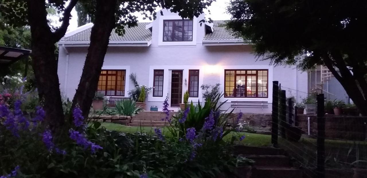 The Gate Guesthouse Clarens Esterno foto